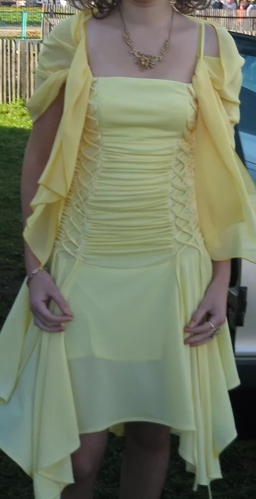 Желтое шифоновое платье,  в подарок шаль!!!